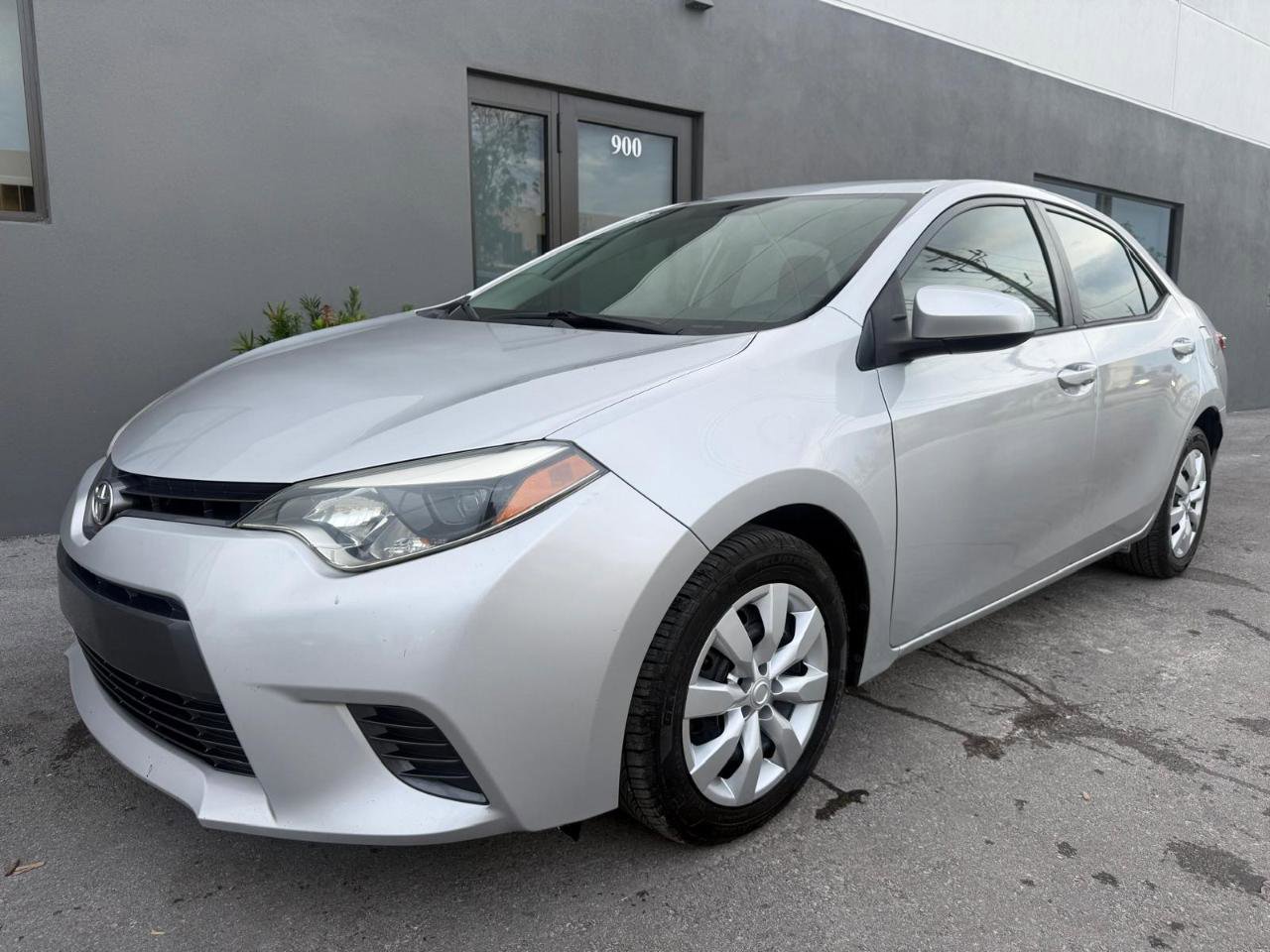 Used 2015 Toyota Corolla LE FWD image 4