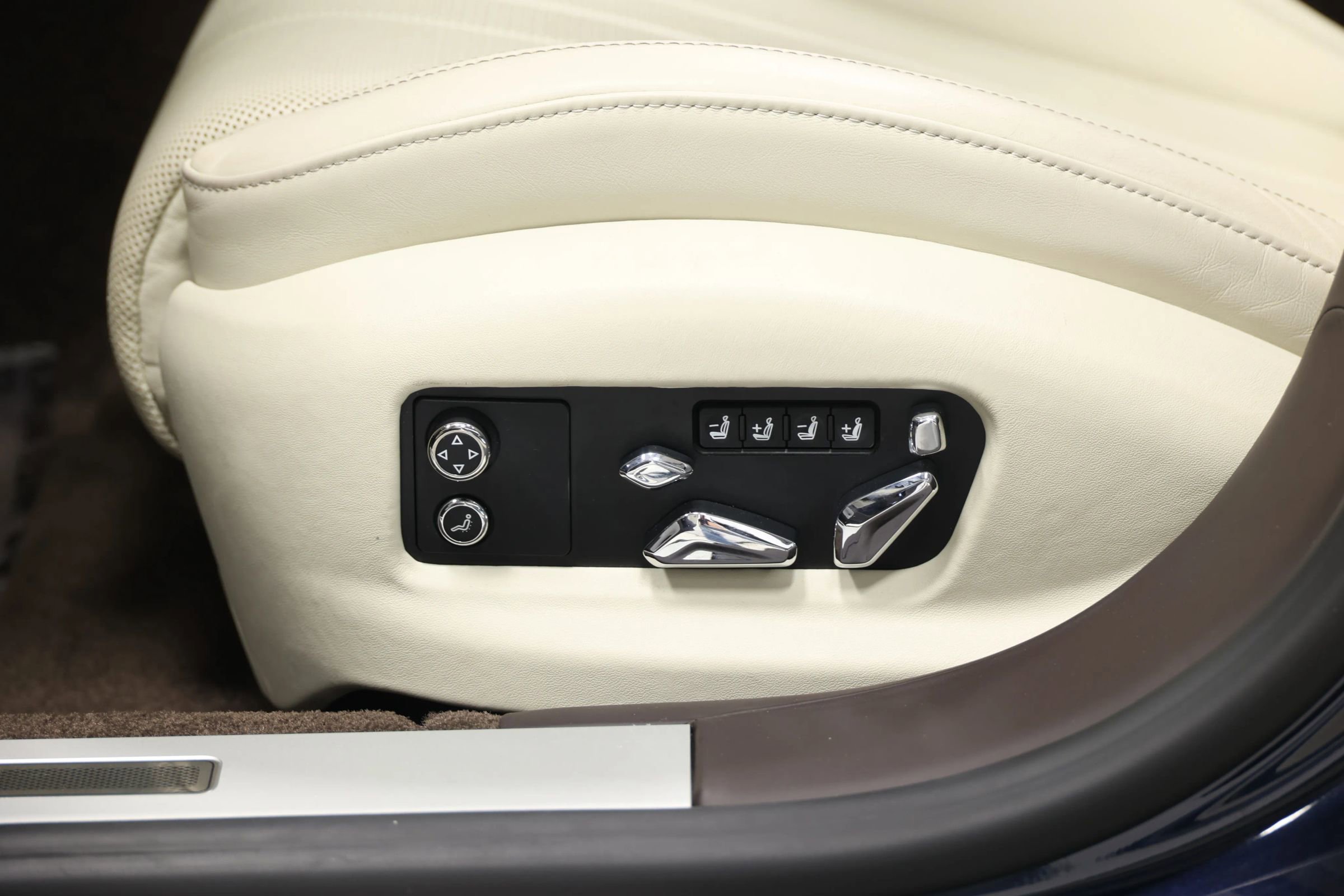 Used 2020 Bentley Flying Spur W12 AWD/4WD image 17