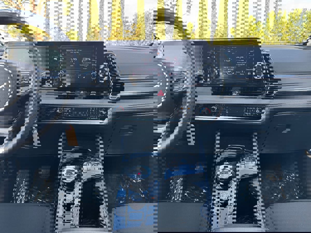 Used 2024 Kia Sportage LX image 15