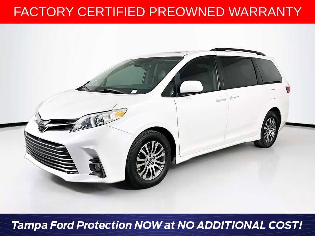 Used 2020 Toyota Sienna XLE w/ XLE Navigation Package FWD image 1