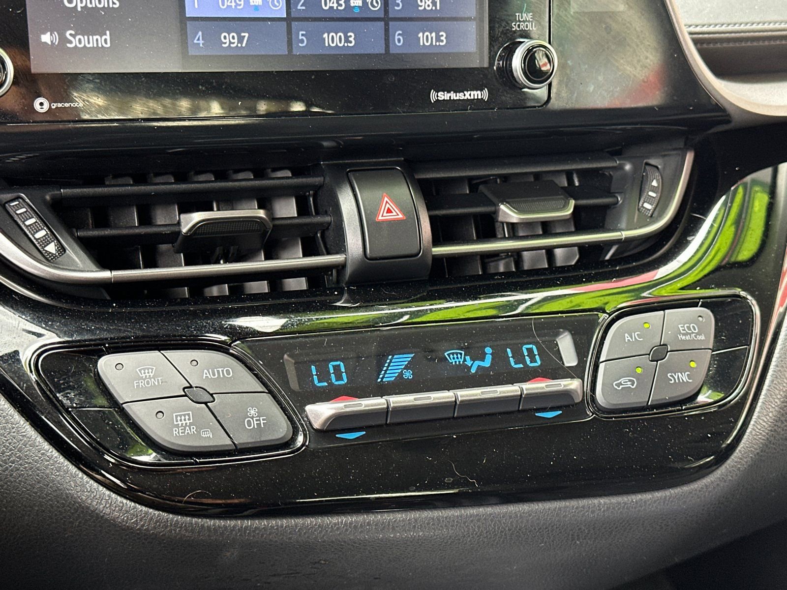 Used 2020 Toyota C-HR LE image 18