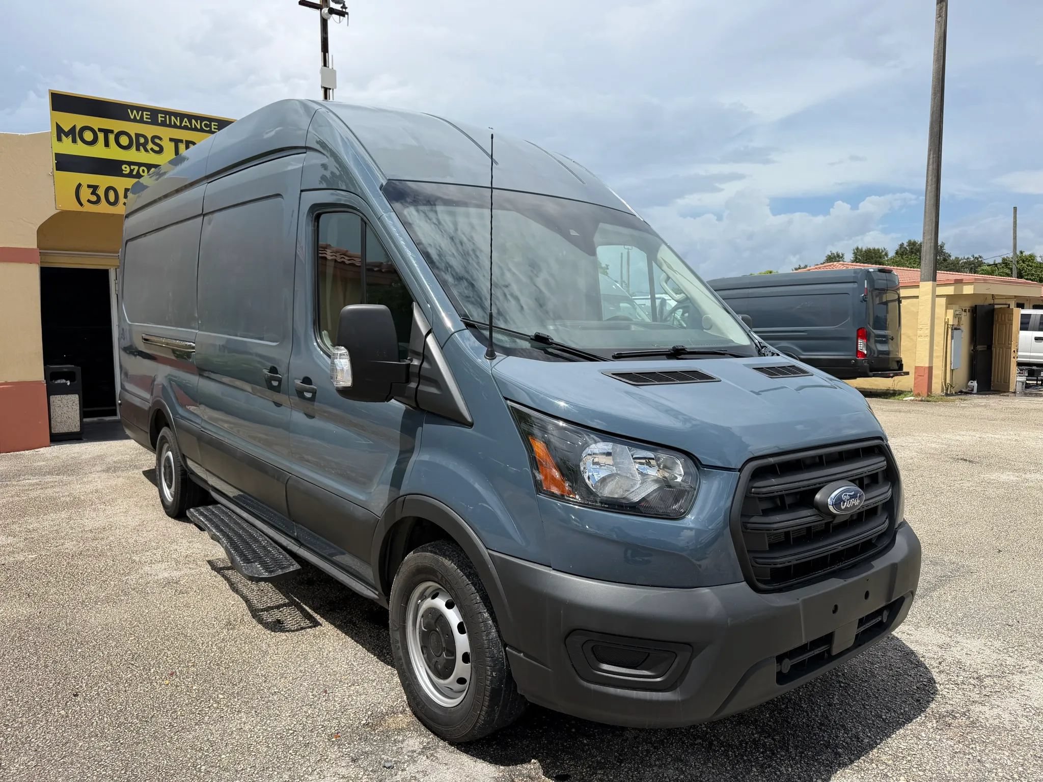 Used 2020 Ford Transit 250 148 High Roof Extended RWD image 8