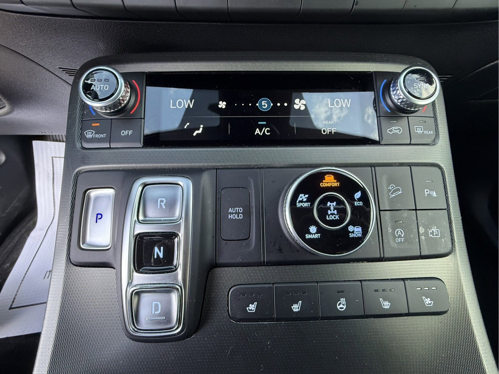 Used 2024 Hyundai Palisade Calligraphy image 16