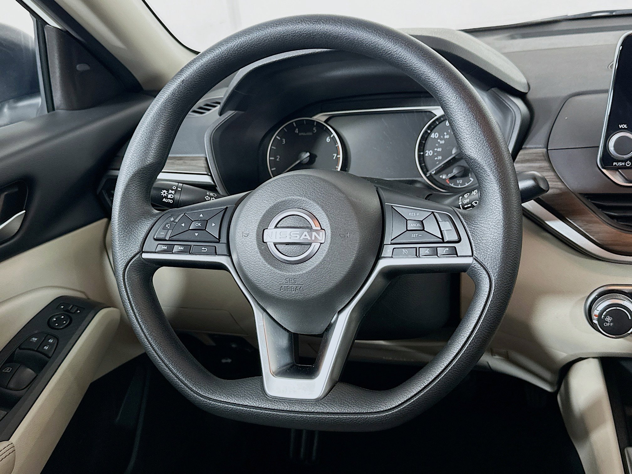 Used 2025 Nissan Altima 2.5 SV image 18