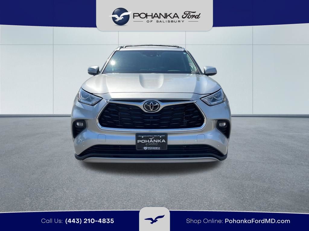 Used 2025 Toyota Highlander Platinum image 3