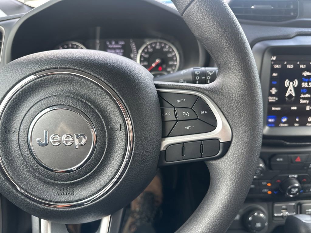 Used 2023 Jeep Renegade Latitude image 16