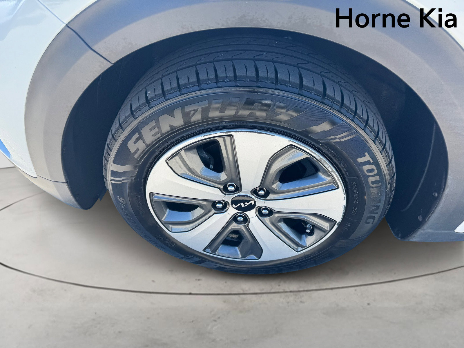 Used 2022 Kia Niro LX image 7