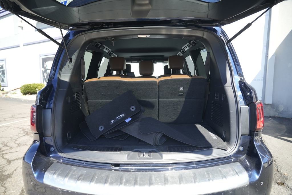 Used 2021 INFINITI QX80 Sensory w/ Cargo Package AWD/4WD image 16