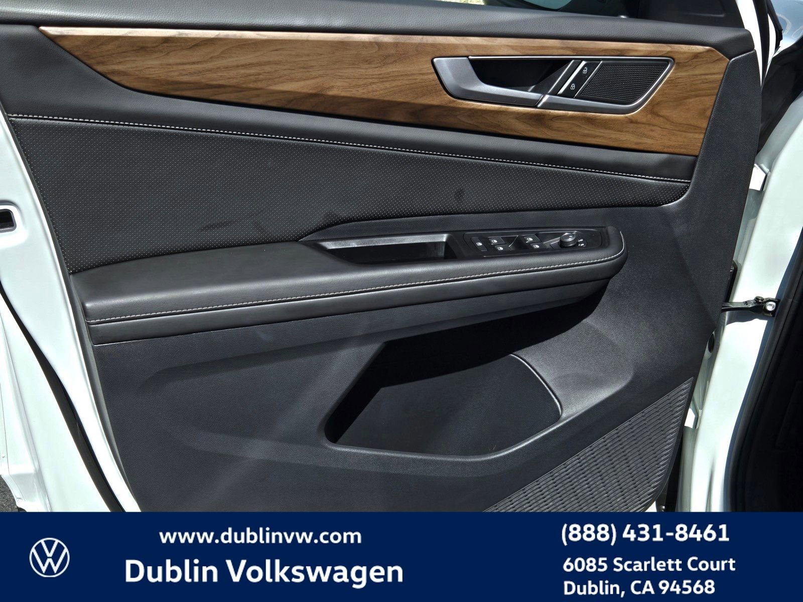 Used 2025 Volkswagen Atlas SE AWD/4WD image 10