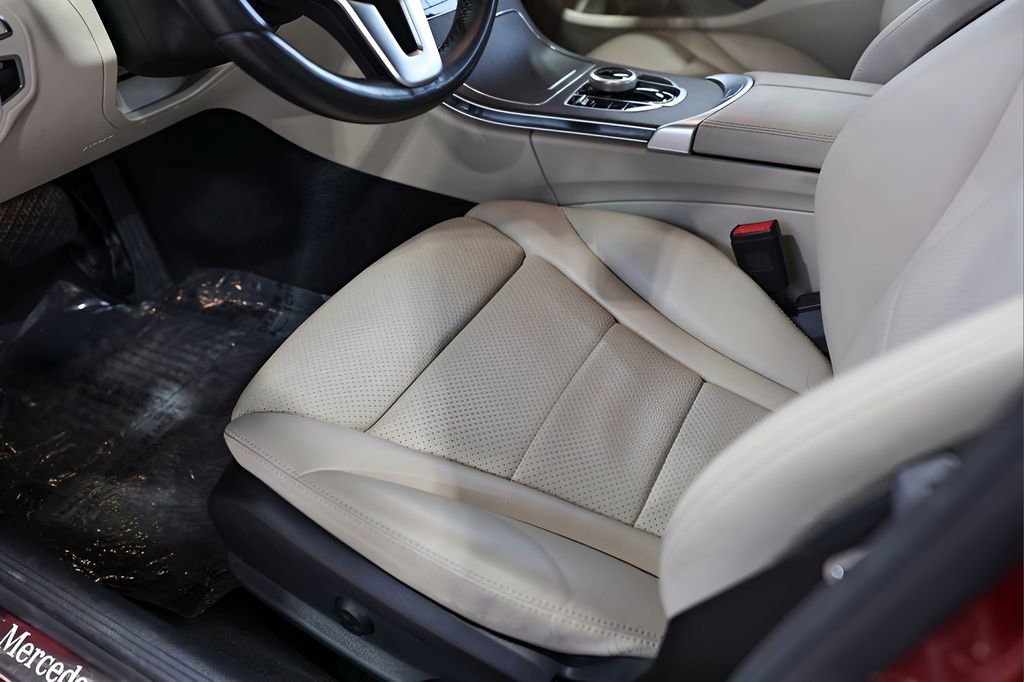 Used 2020 Mercedes-Benz C 300 4MATIC Sedan image 33