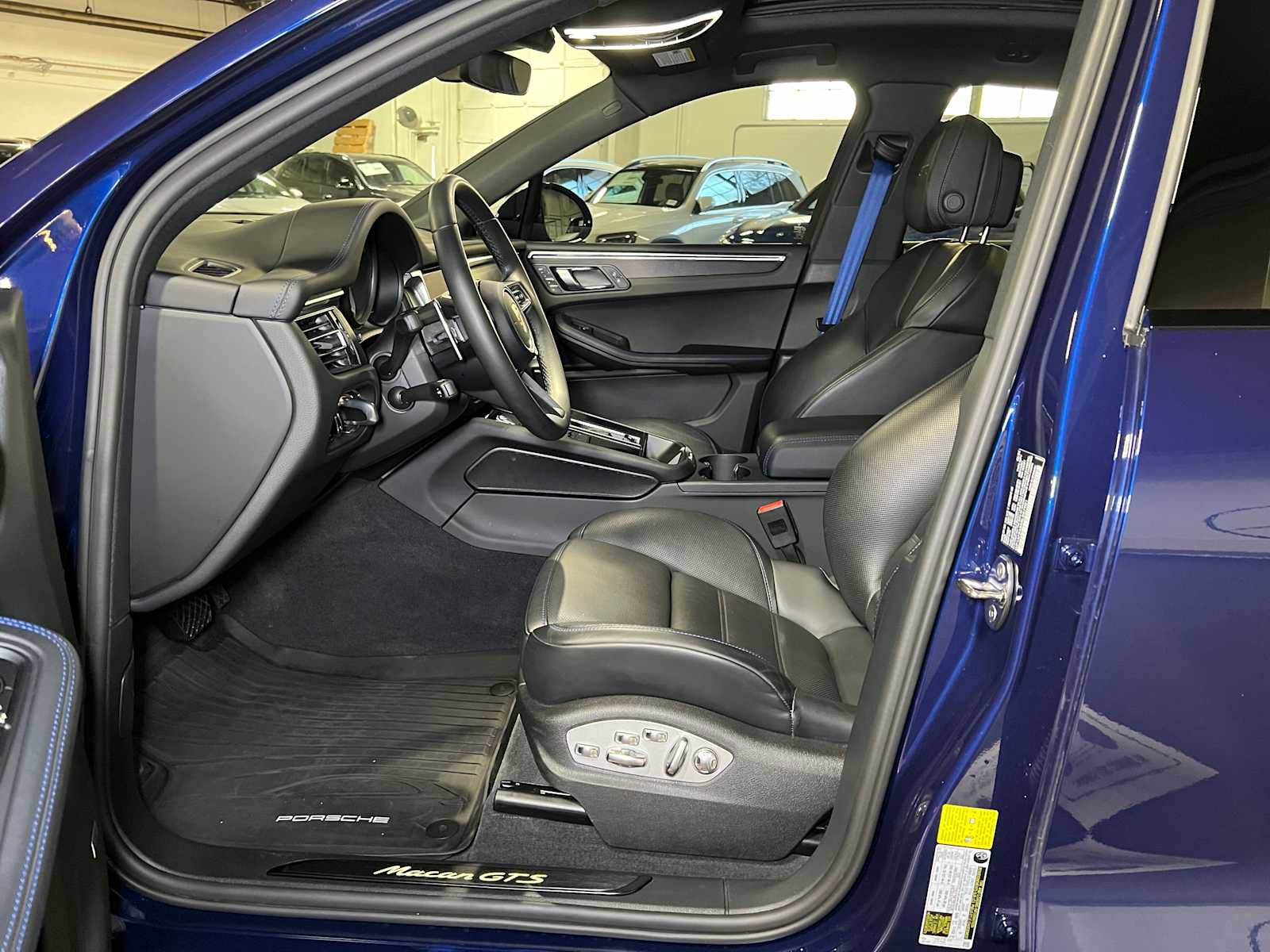 Used 2024 Porsche Macan GTS image 22