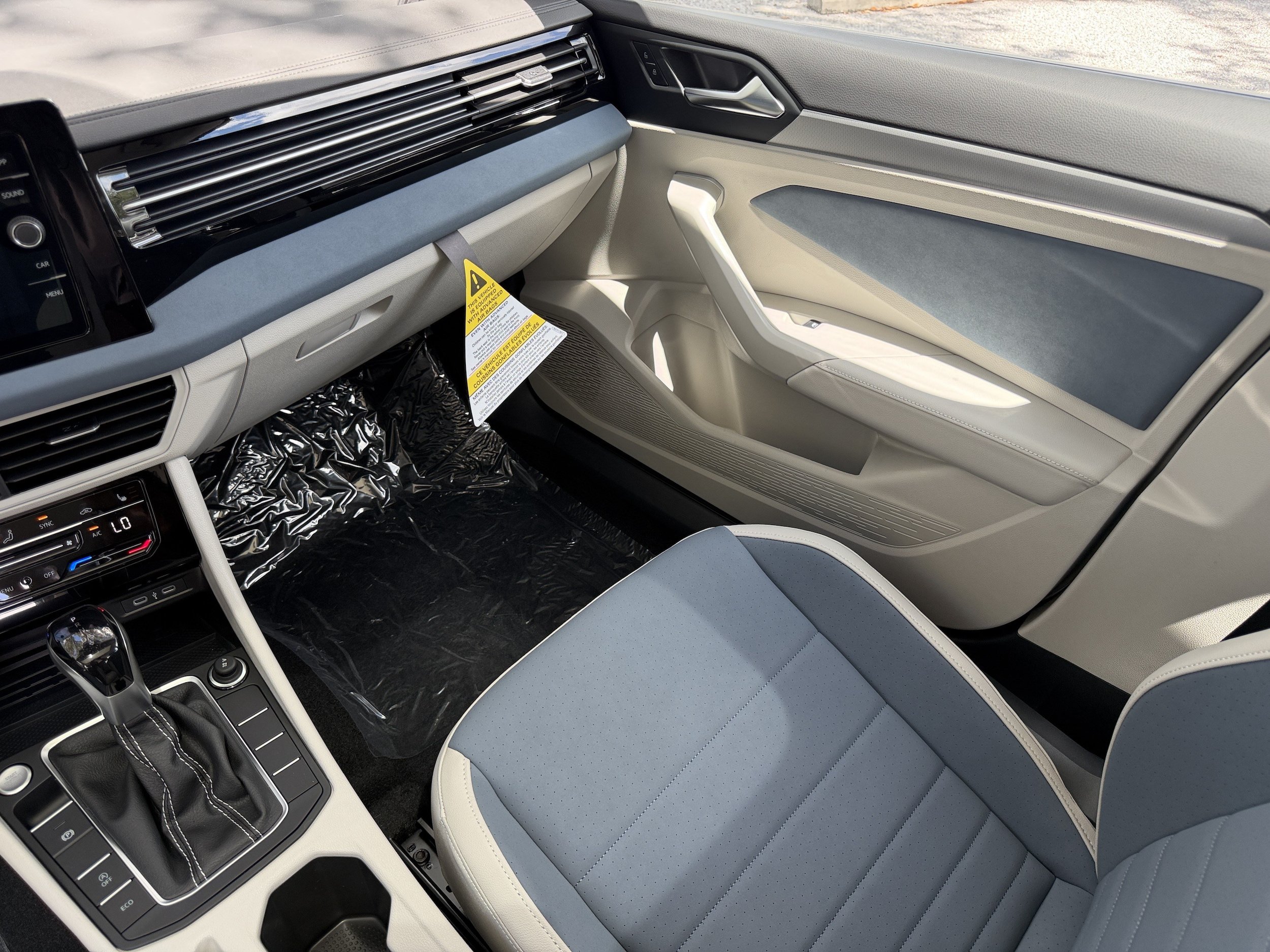 New 2027 Volkswagen Jetta SE FWD image 16