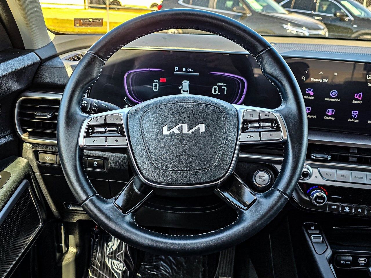 Used 2025 Kia Telluride S image 27