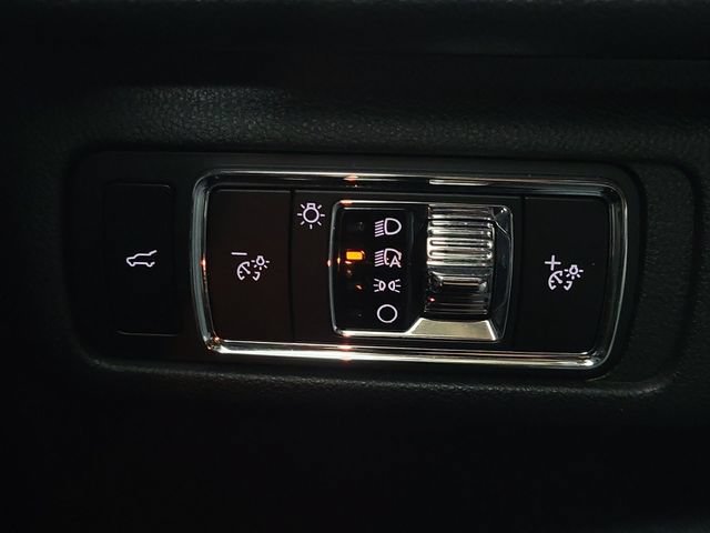 Used 2025 Lincoln Corsair Reserve FWD image 34
