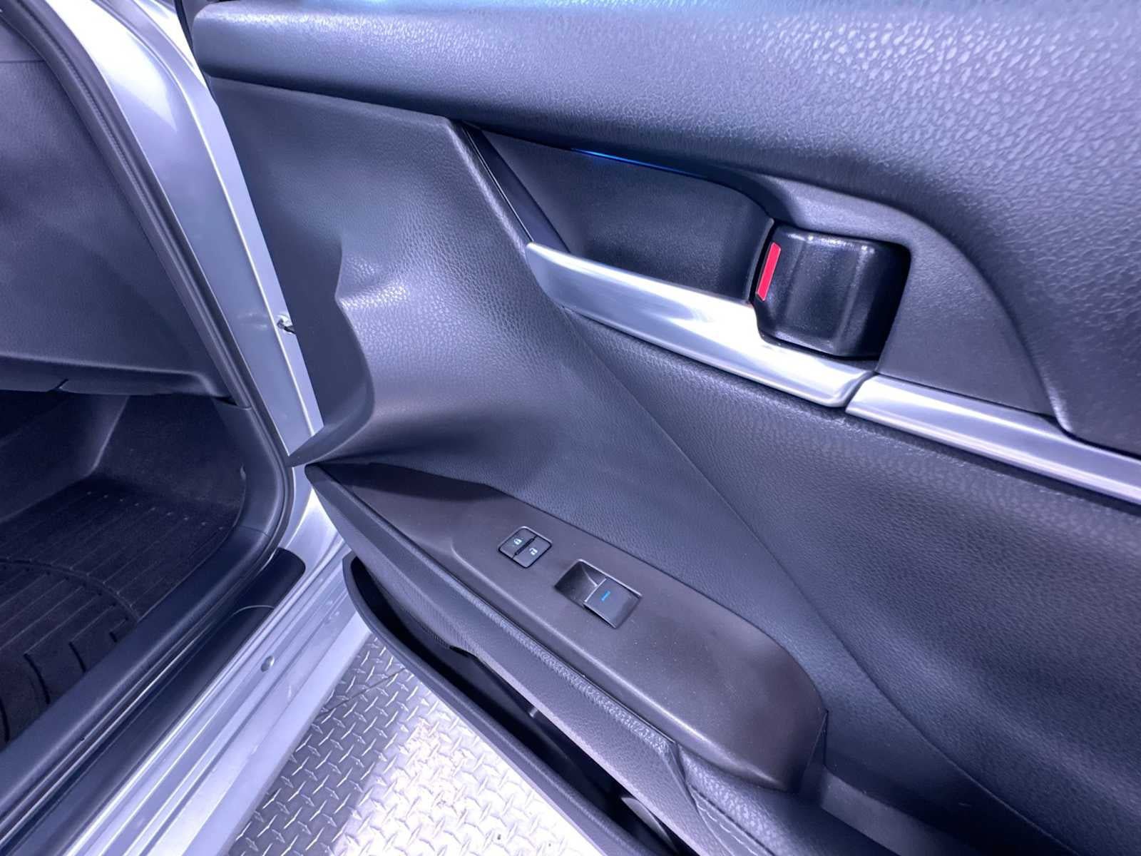 Used 2024 Toyota Camry XLE FWD image 36
