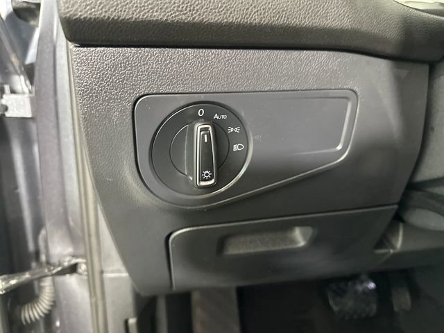 Used 2024 Volkswagen Tiguan SE image 19