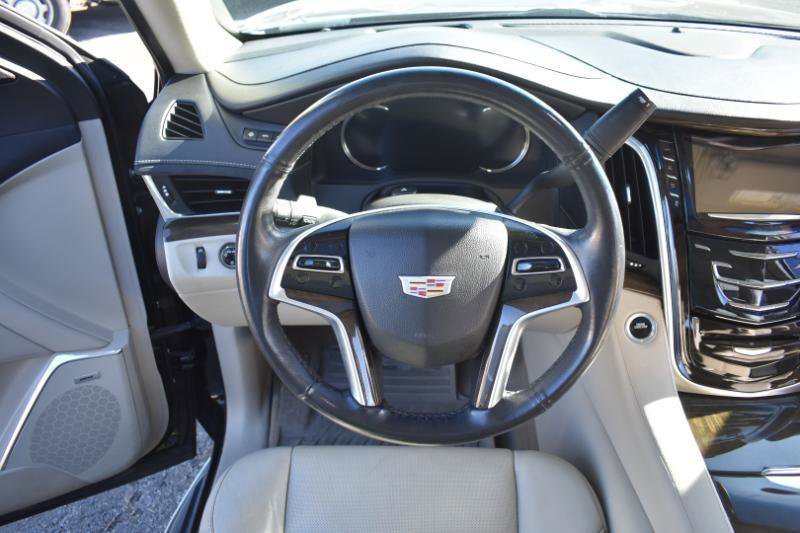 Used 2019 Cadillac Escalade ESV Luxury image 60