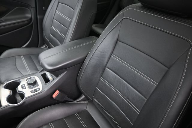 Used 2023 GMC Terrain Denali w/ Denali Premium Package AWD/4WD image 17