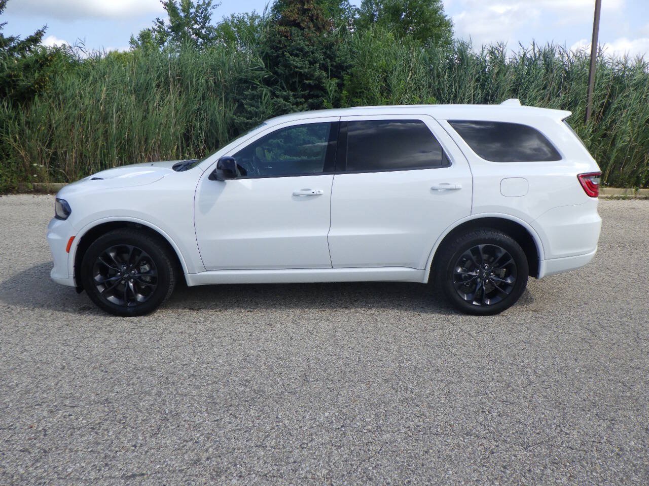 Used 2022 Dodge Durango GT w/ Blacktop Package AWD/4WD image 2