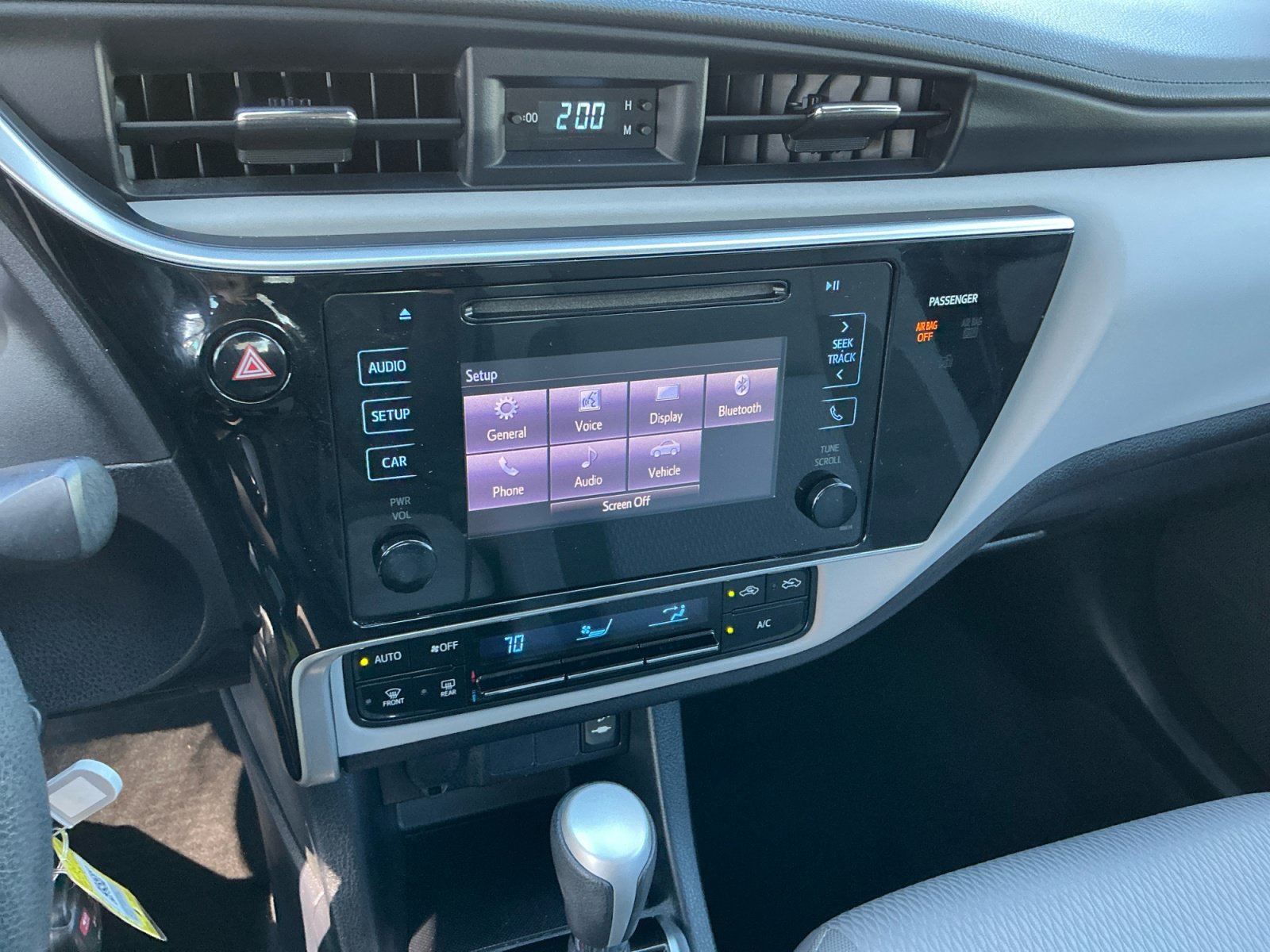 Used 2017 Toyota Corolla LE w/ Carpet Mat Package (TMS) FWD image 28