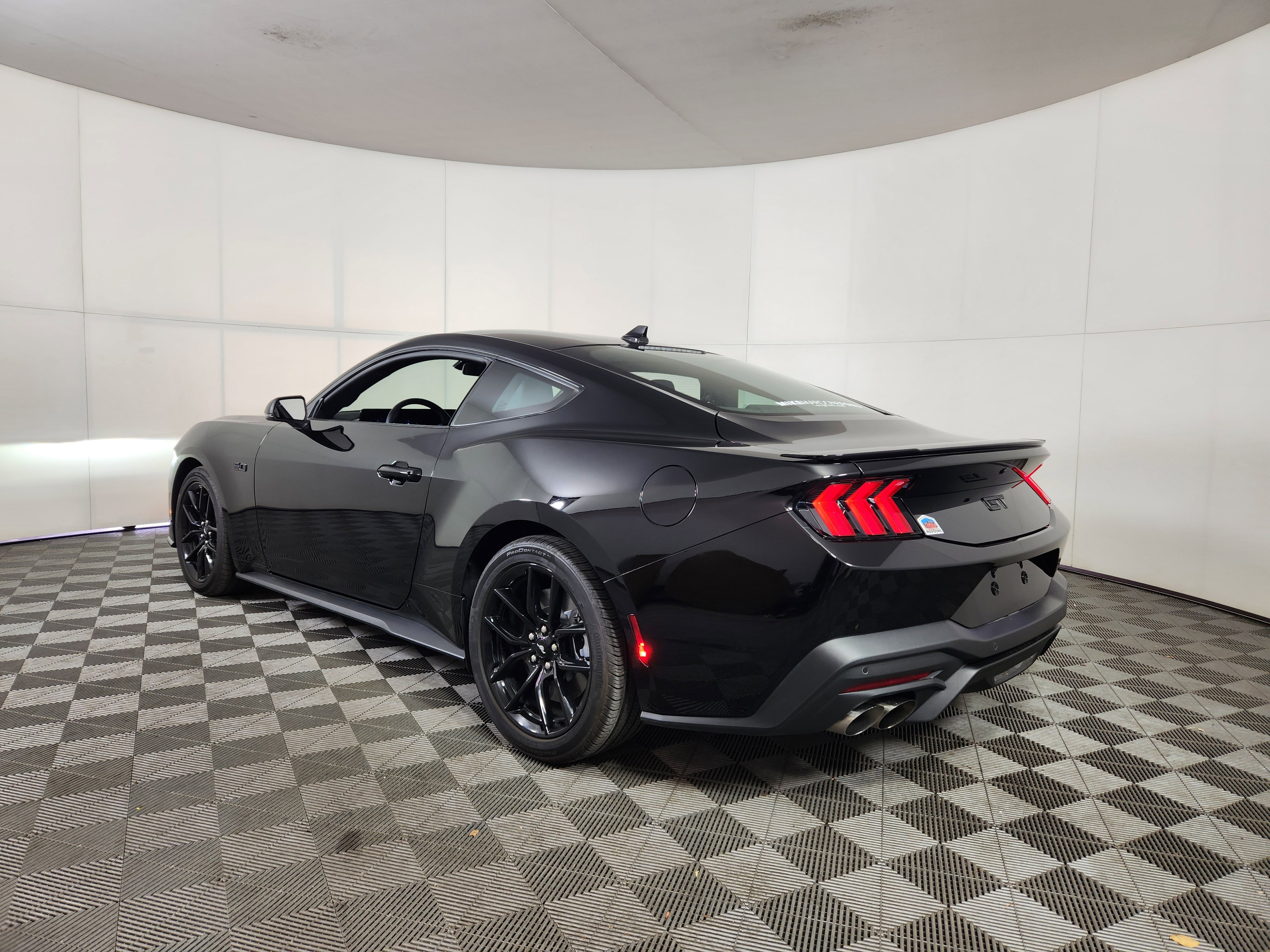 Used 2025 Ford Mustang GT Premium image 5