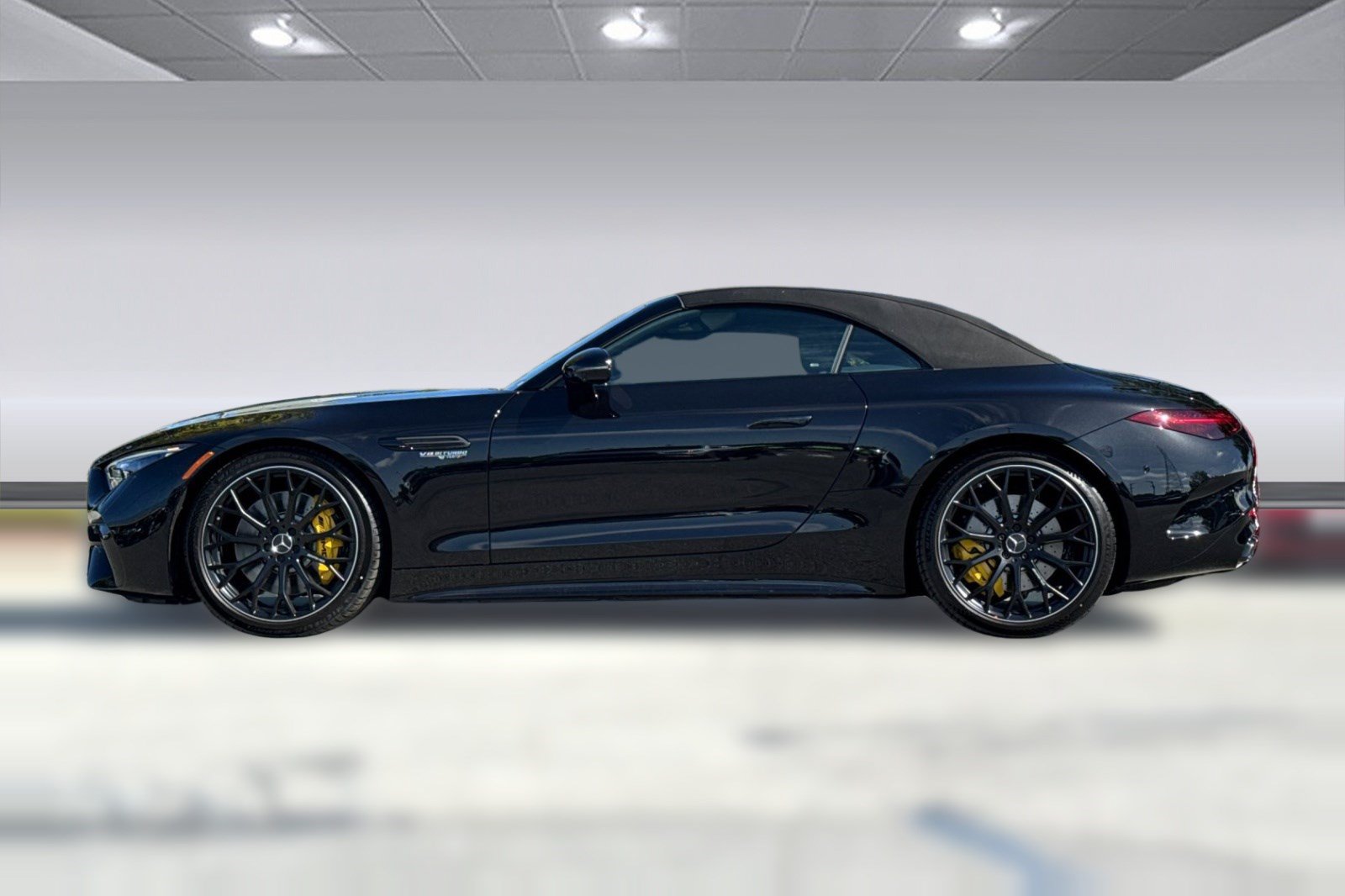 New 2026 Mercedes-Benz SL 63 AMG 4MATIC image 2