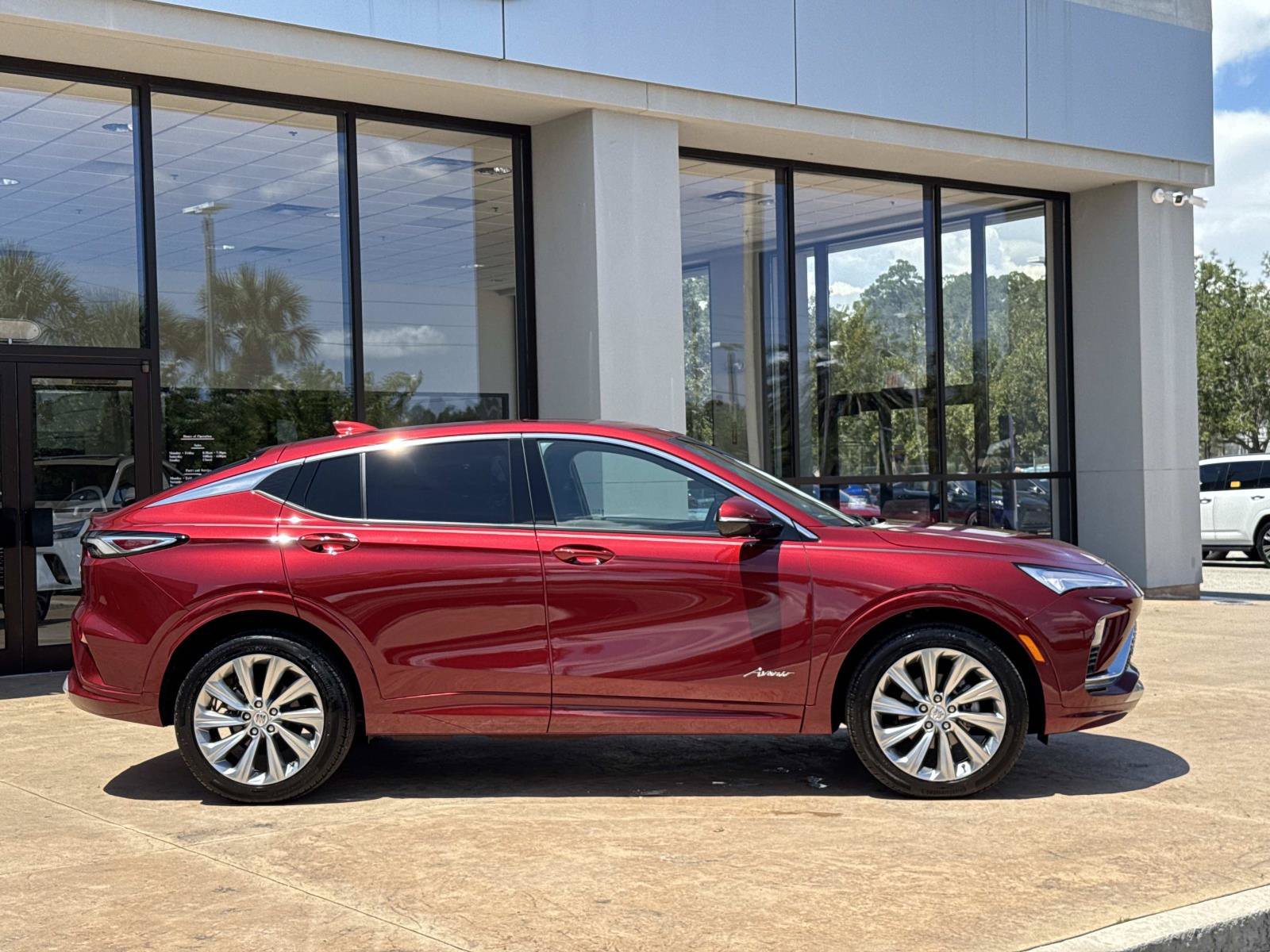 Used 2024 Buick Envista Avenir FWD image 2