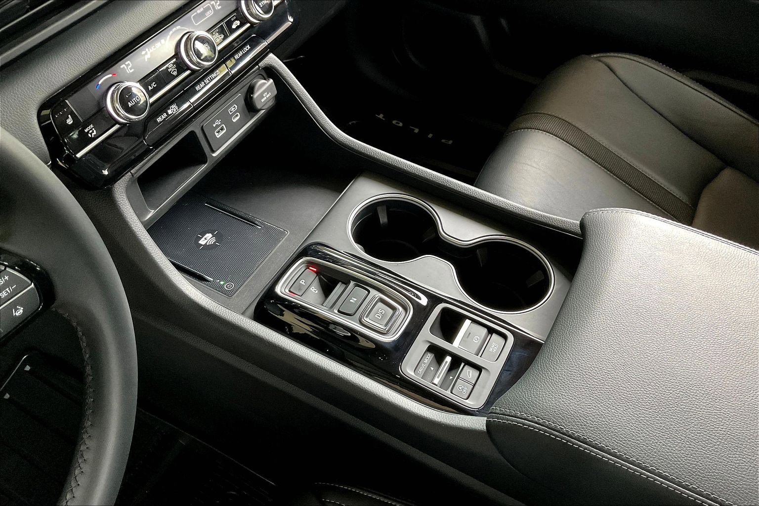 Used 2024 Honda Pilot Touring image 17