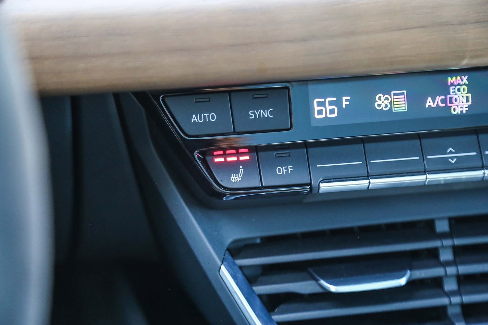 Used 2024 Audi e-tron GT Premium Plus w/ Executive Package AWD/4WD image 27