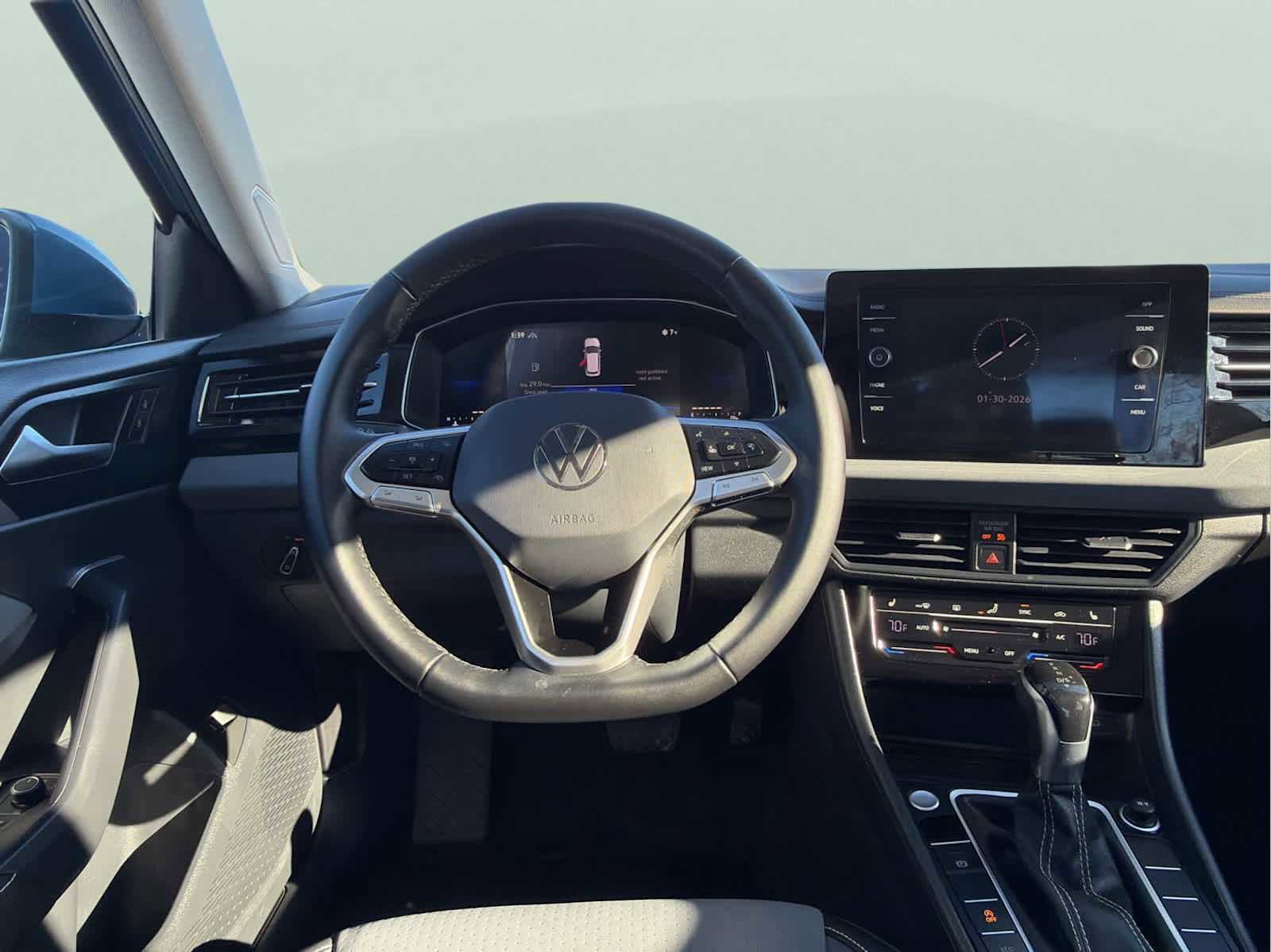 Certified 2025 Volkswagen Jetta SE image 12