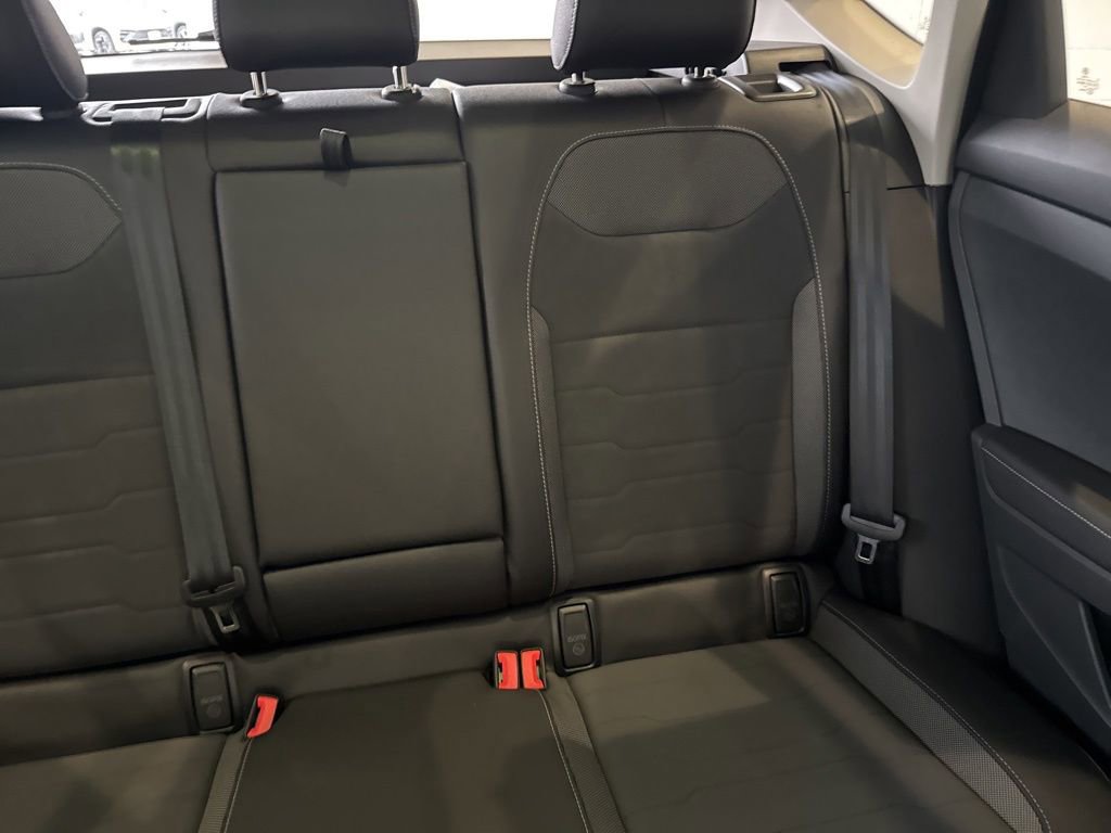 New 2026 Volkswagen Taos SE image 15