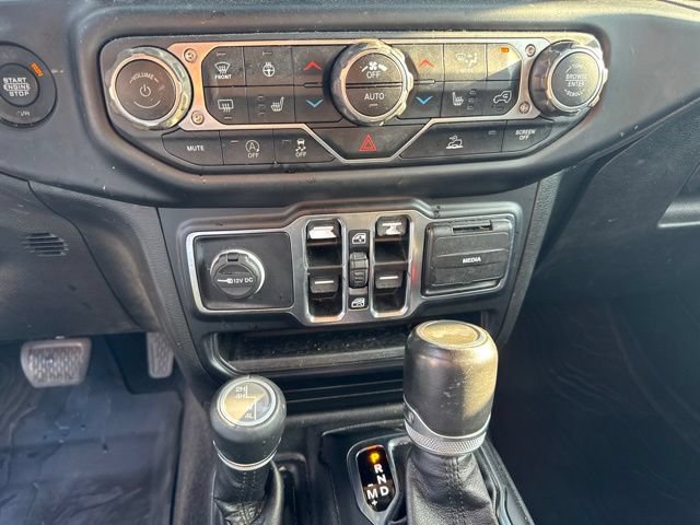 Used 2022 Jeep Wrangler Unlimited Sahara AWD/4WD image 37