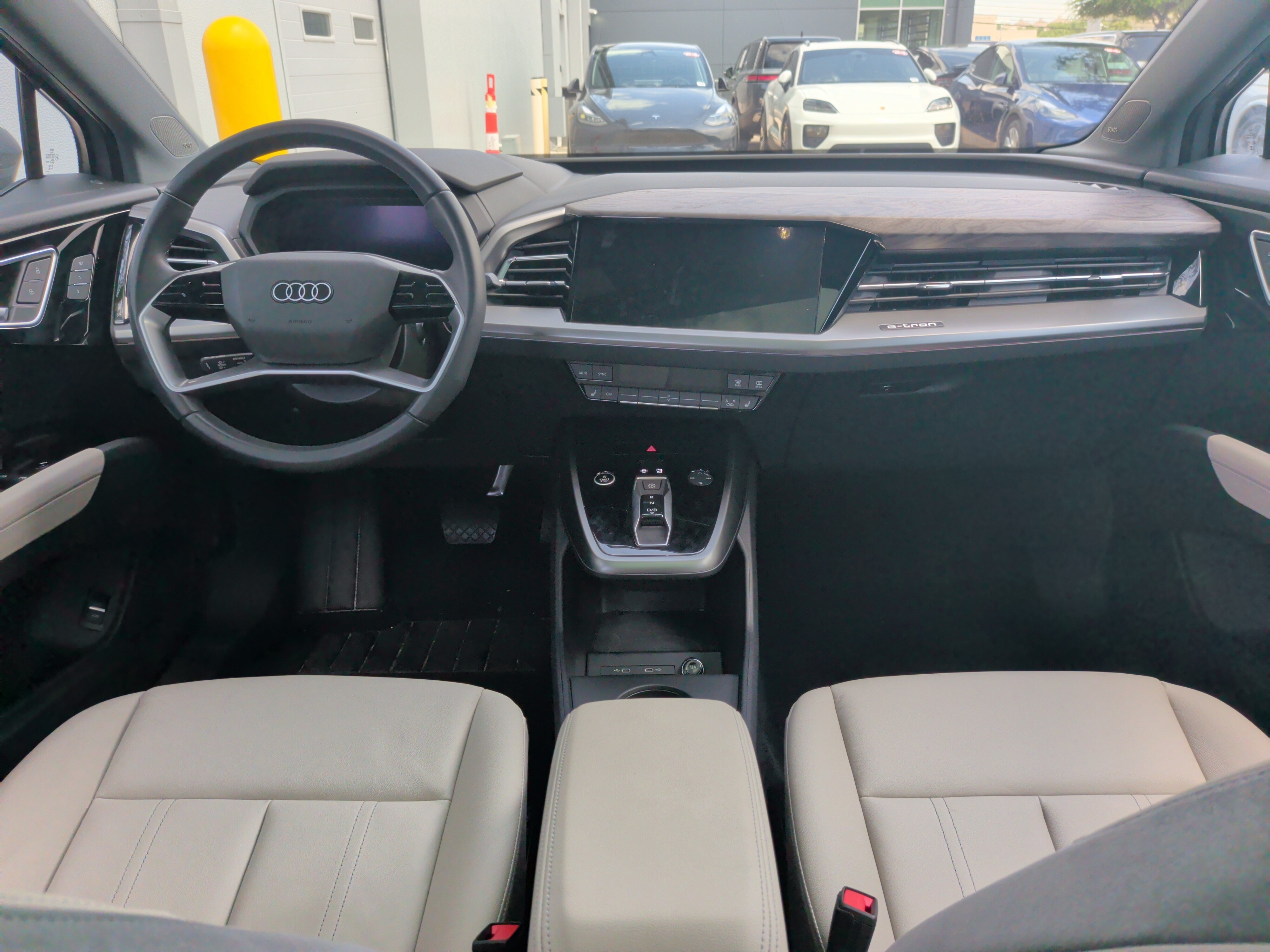 Certified 2024 Audi Q4 e-tron Prestige AWD/4WD image 31