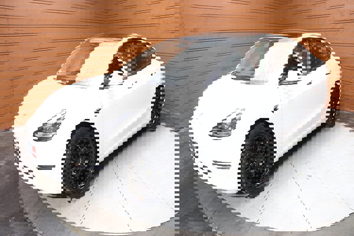 Used 2023 Tesla Model 3 Standard Range image 6
