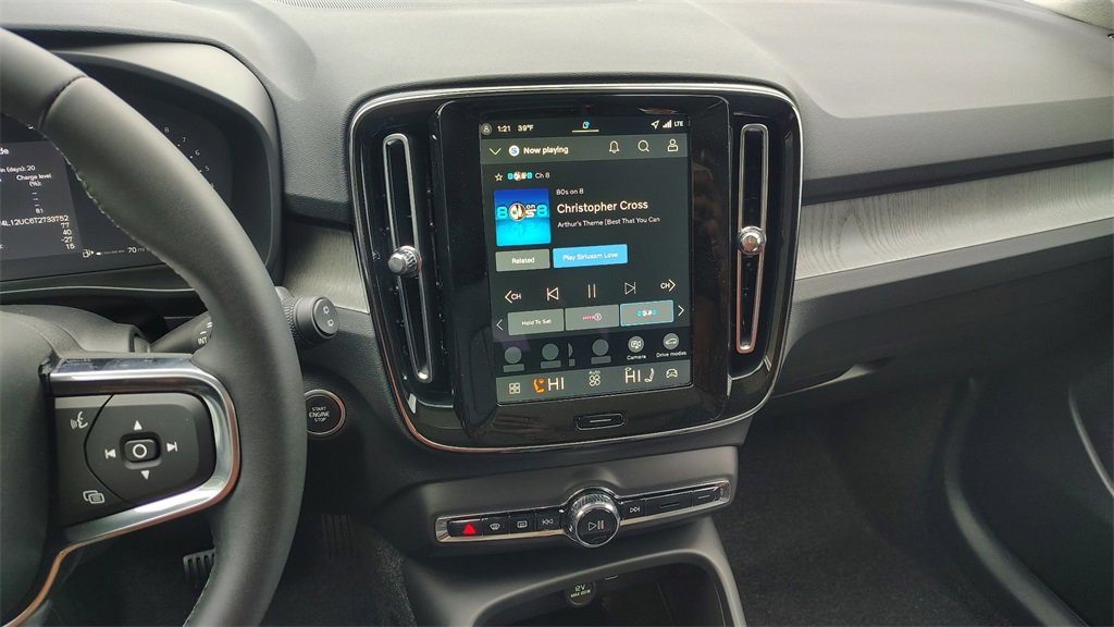 New 2026 Volvo XC40 B5 Plus w/ Climate Package image 18