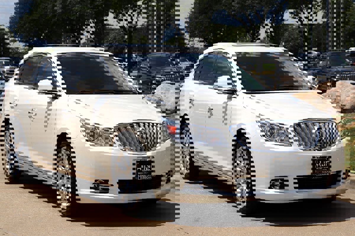 Used 2012 Buick LaCrosse Touring image 2