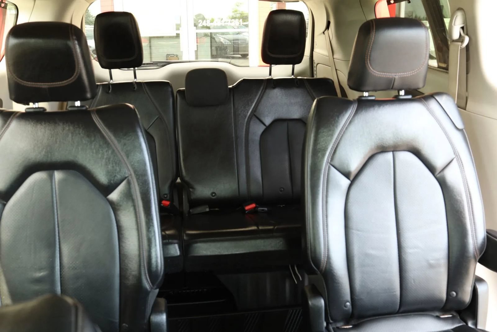 Used 2018 Chrysler Pacifica Touring-L FWD image 45