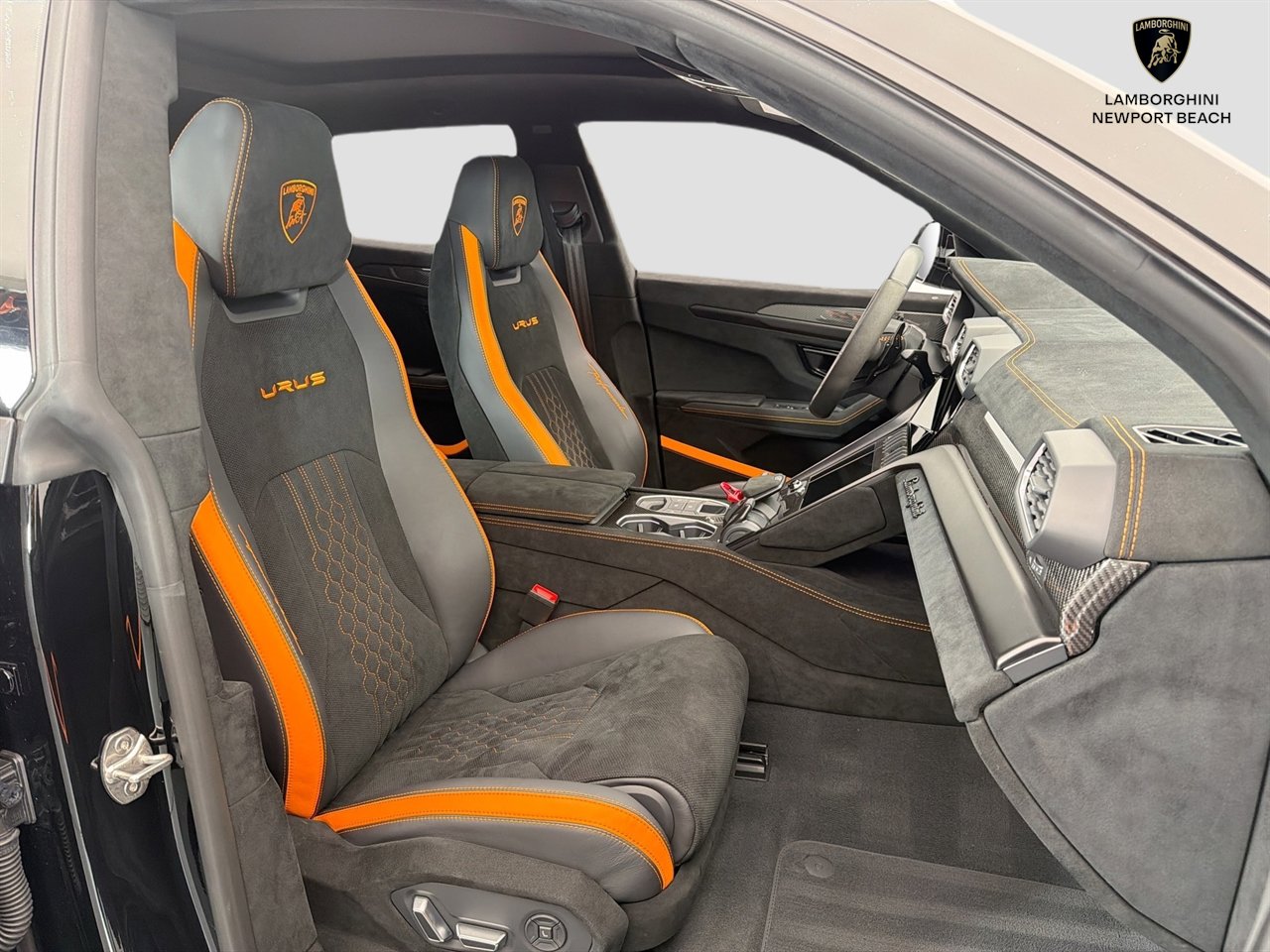 Used 2024 Lamborghini Urus Performante AWD/4WD image 26