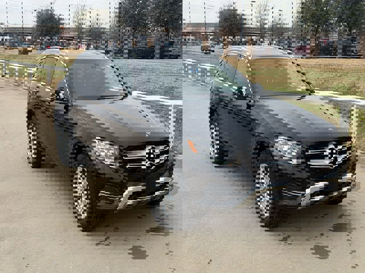 Used 2018 Mercedes-Benz GLC 300 image 1