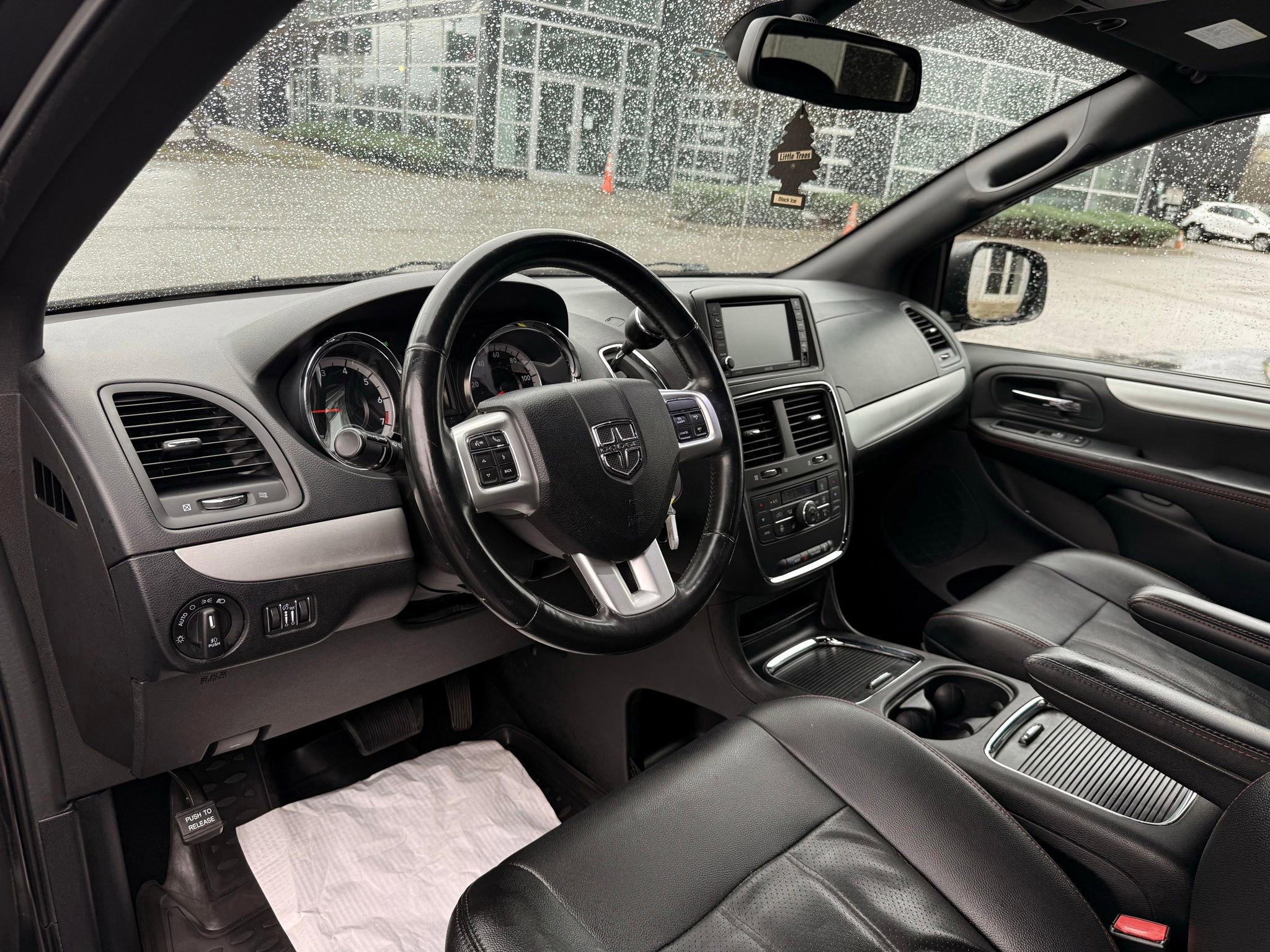 Used 2018 Dodge Grand Caravan GT image 36