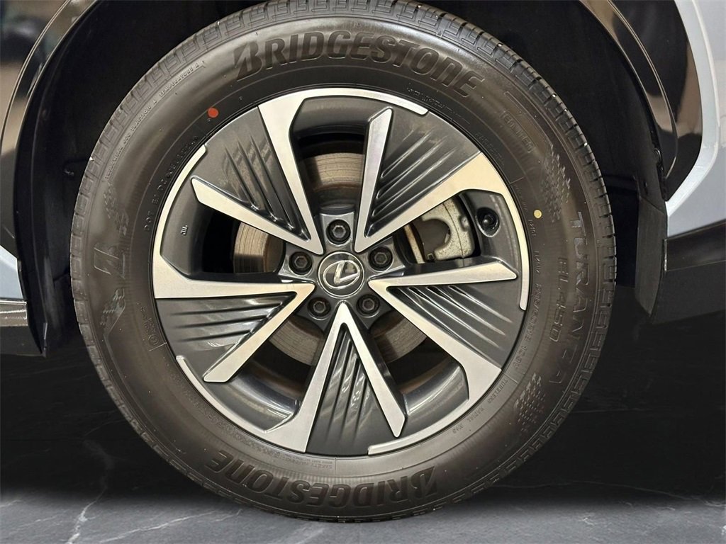 Used 2024 Lexus RZ 300e Premium image 36