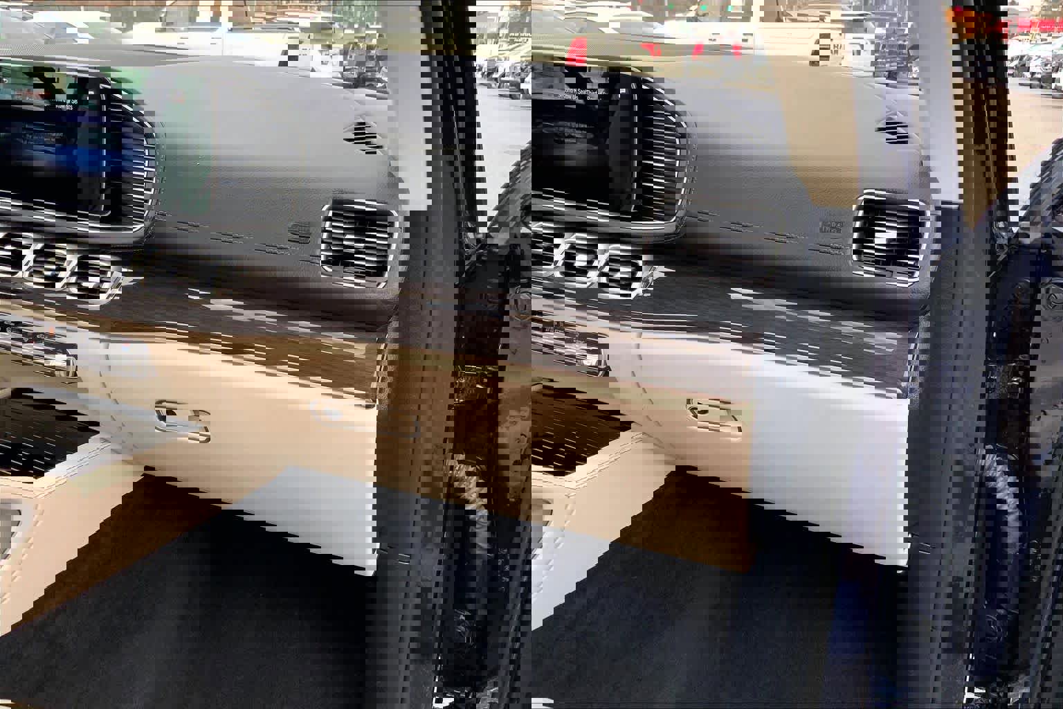 Used 2021 Mercedes-Benz GLS 450 4MATIC image 18