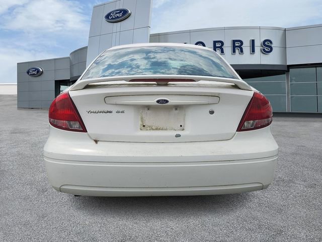 Used 2004 Ford Taurus SE FWD image 3