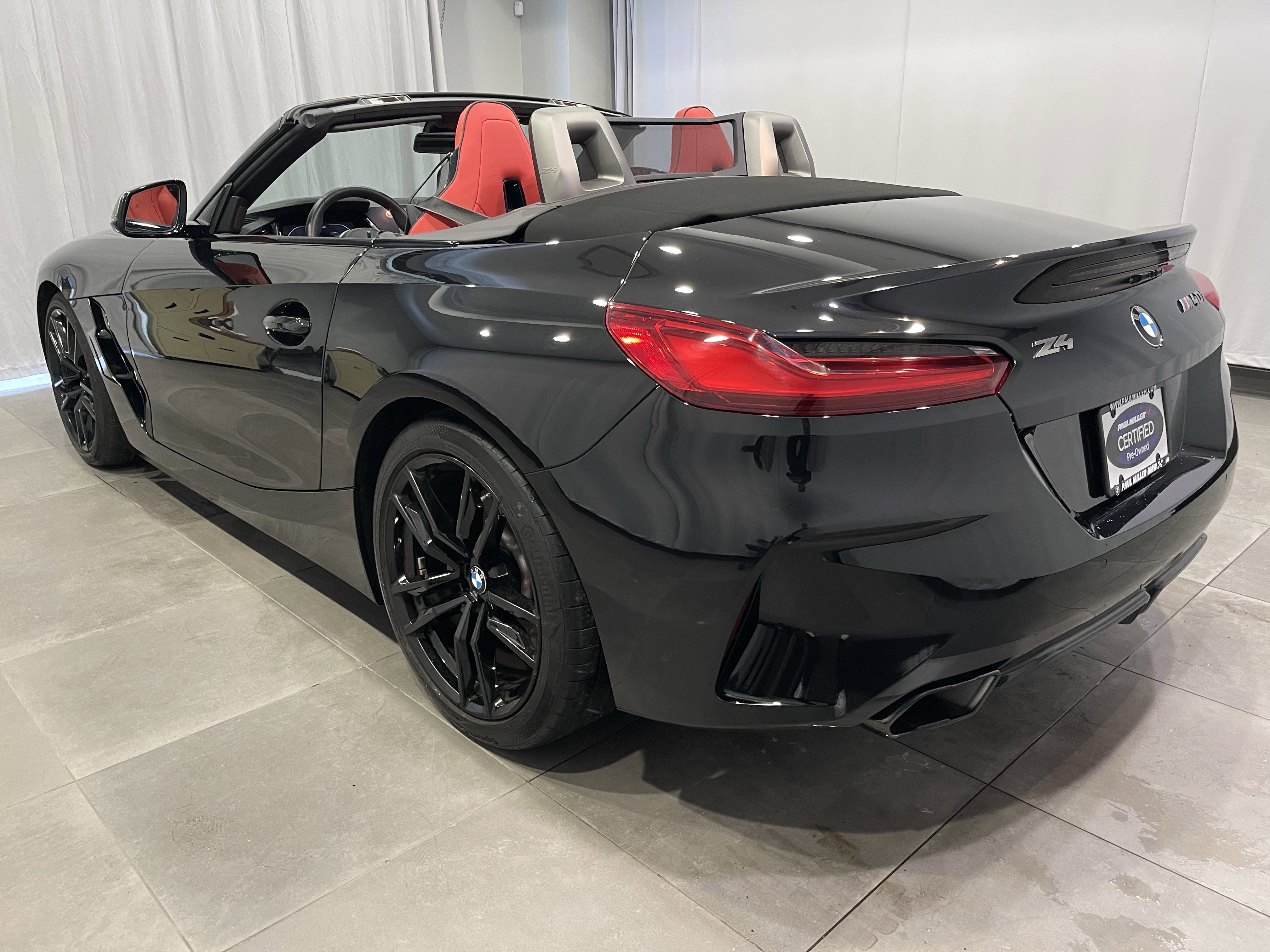 Used 2025 BMW Z4 M40i w/ Premium Package image 29