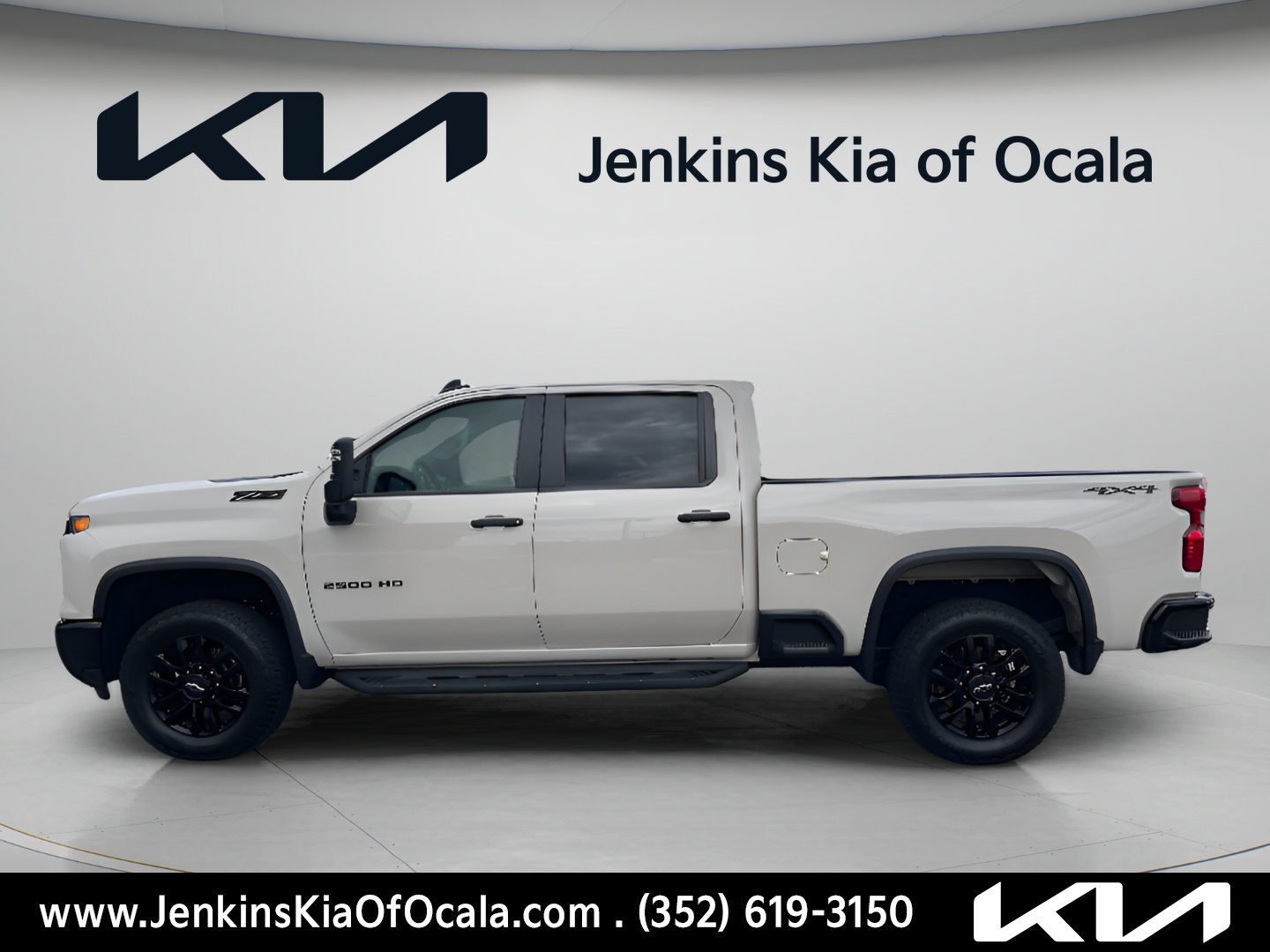 Used 2026 Chevrolet Silverado 2500 Custom w/ Custom Value Package AWD/4WD image 9