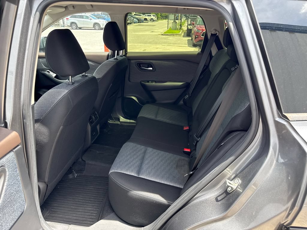 Used 2023 Nissan Rogue SV FWD image 11