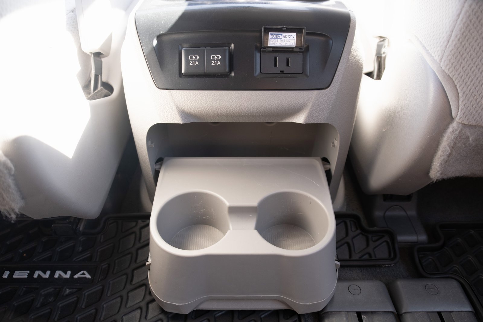 Used 2020 Toyota Sienna LE image 17