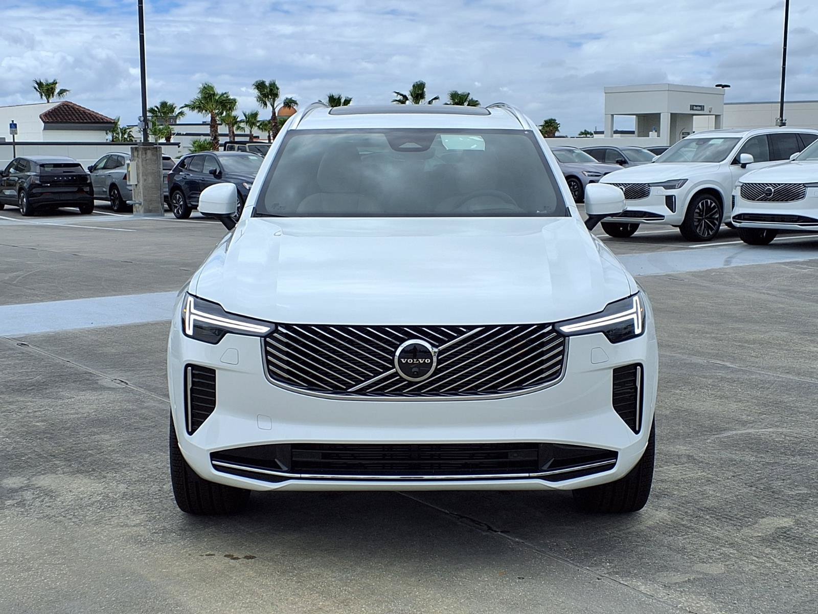 New 2026 Volvo XC90 B5 Ultra w/ Protection Package Premier AWD/4WD image 2