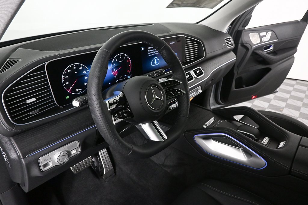 New 2026 Mercedes-Benz GLS 450 4MATIC image 6