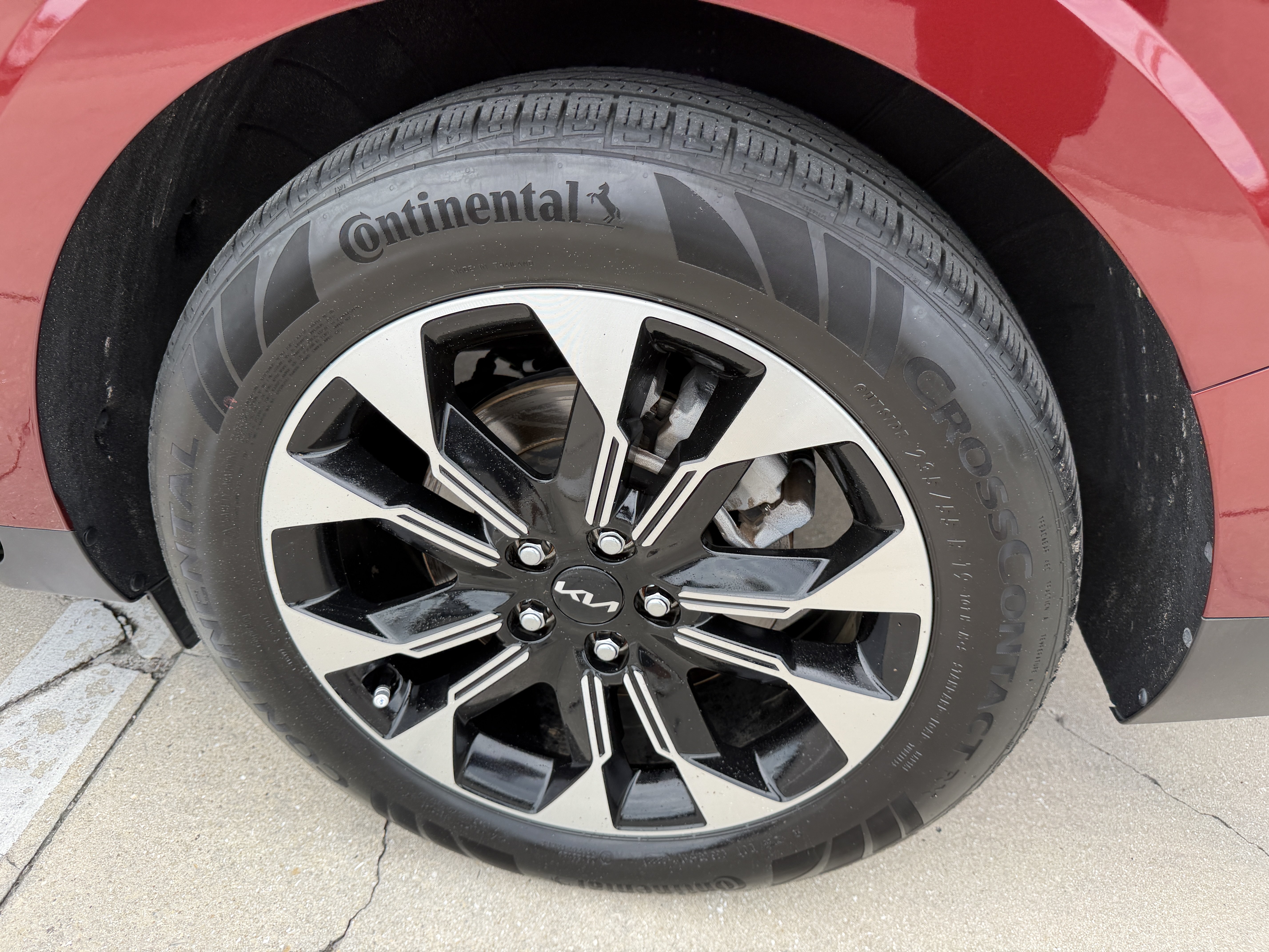 Certified 2024 Kia Carnival EX FWD image 32